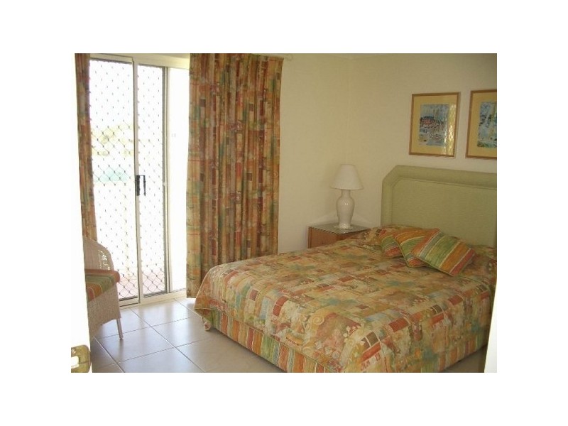 4/12 Redondo Ave, Miami QLD 4220