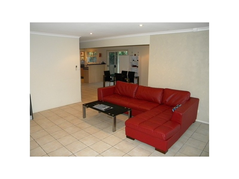 41 Albion Avenue, Miami QLD 4220