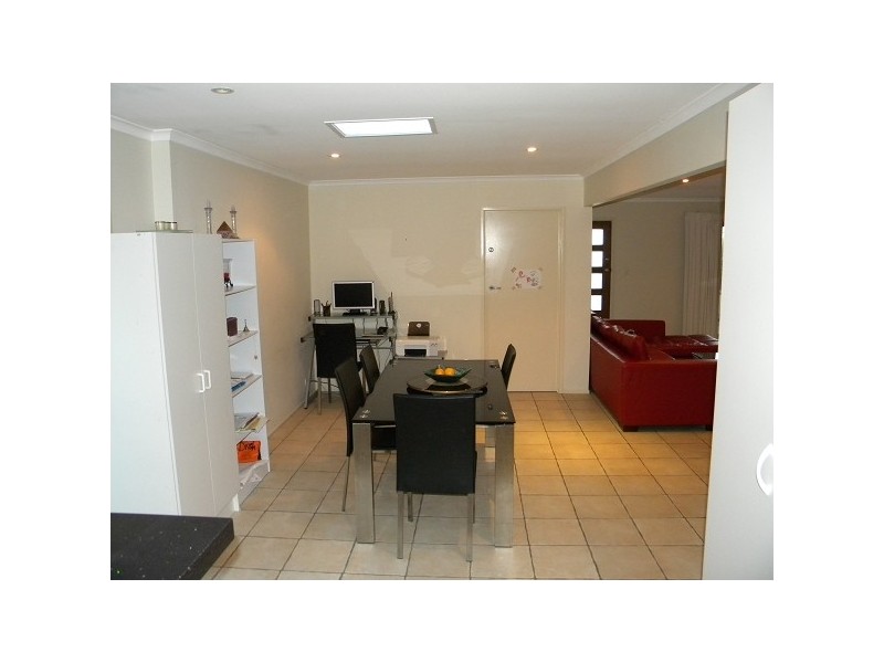 41 Albion Avenue, Miami QLD 4220