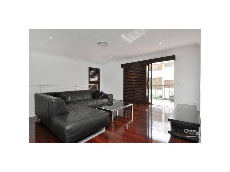 5/14 Peerless Avenue, Mermaid Beach QLD 4218