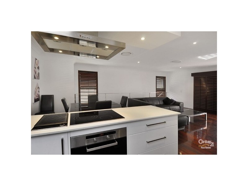 5/14 Peerless Avenue, Mermaid Beach QLD 4218