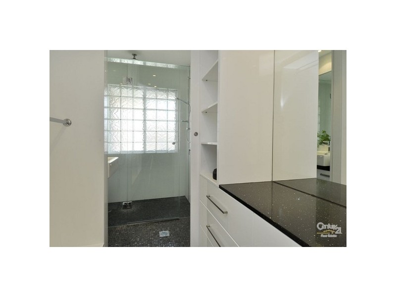 5/14 Peerless Avenue, Mermaid Beach QLD 4218