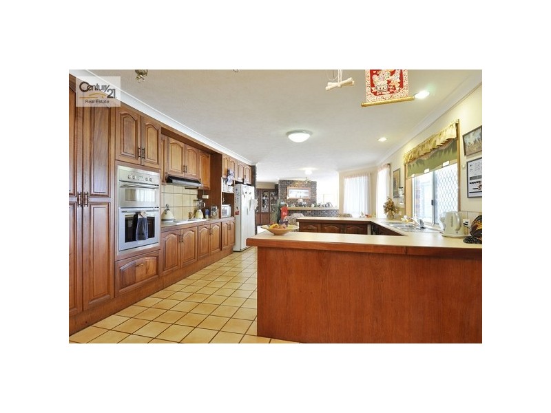 28 Peninsula Court, Mermaid Waters QLD 4218