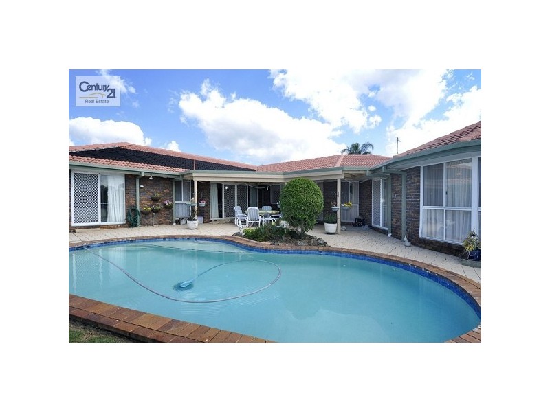 28 Peninsula Court, Mermaid Waters QLD 4218