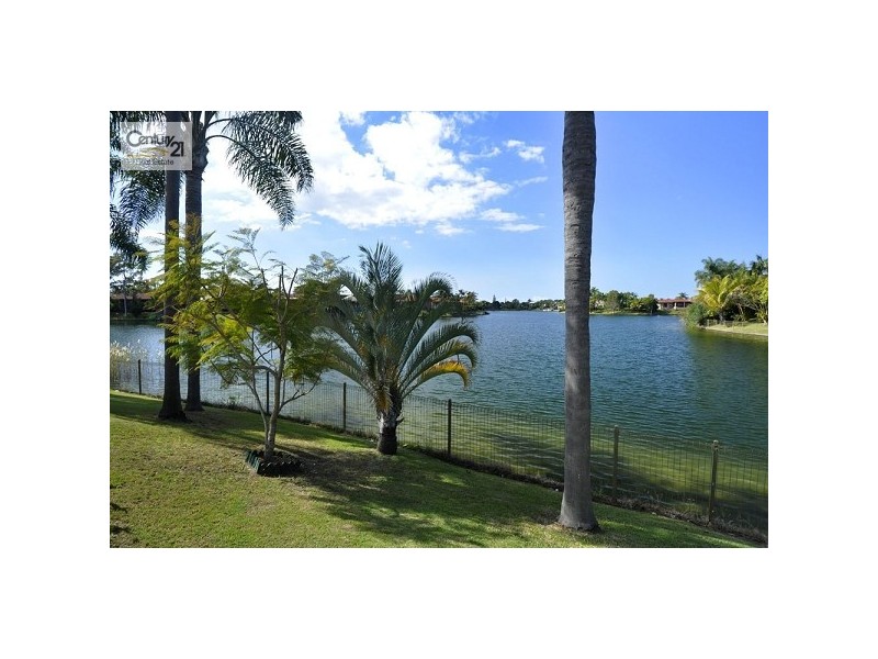 28 Peninsula Court, Mermaid Waters QLD 4218