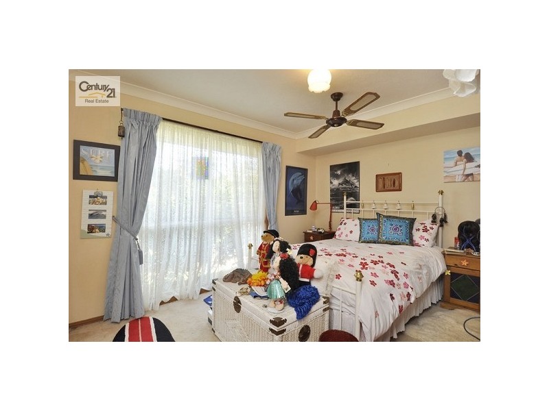 28 Peninsula Court, Mermaid Waters QLD 4218