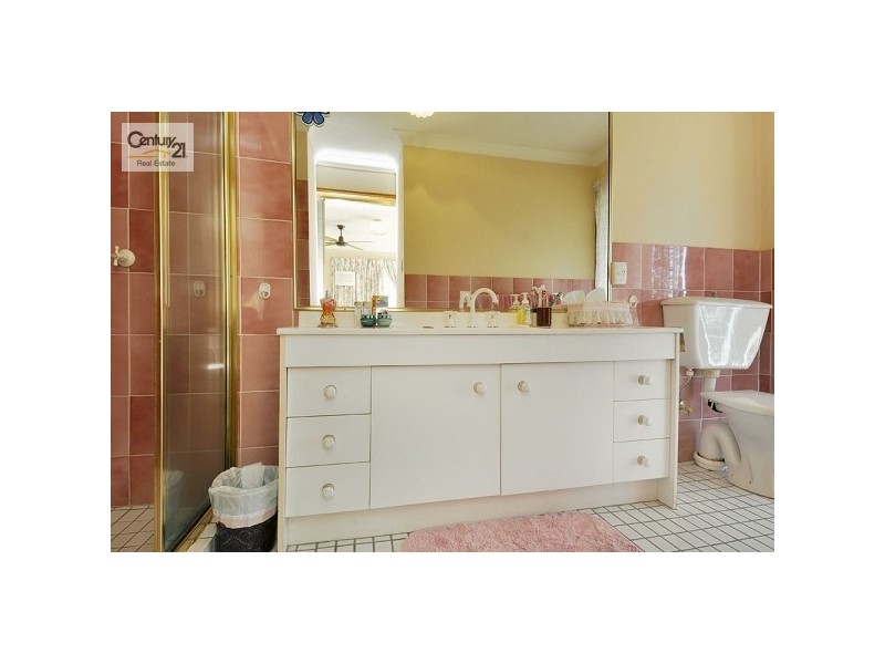 28 Peninsula Court, Mermaid Waters QLD 4218
