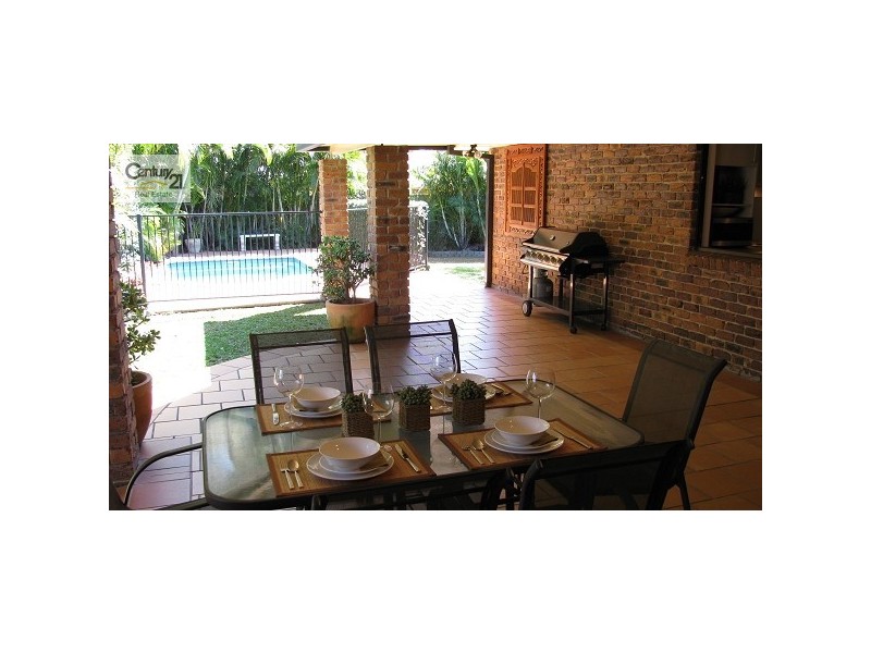 8 Tincurrin Court, Robina QLD 4226