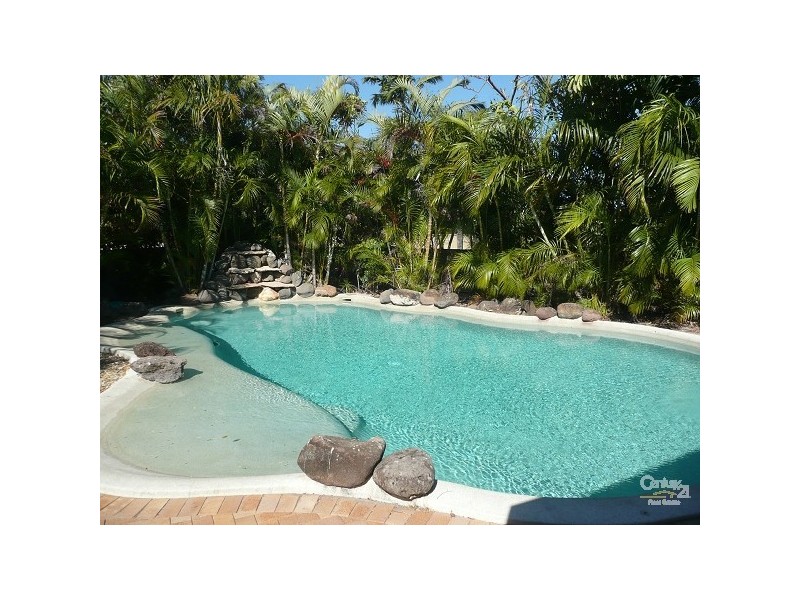 4 Fairsky Avenue, Mermaid Waters QLD 4218