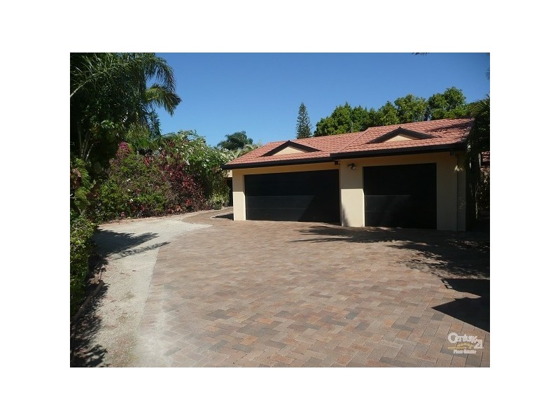 4 Fairsky Avenue, Mermaid Waters QLD 4218