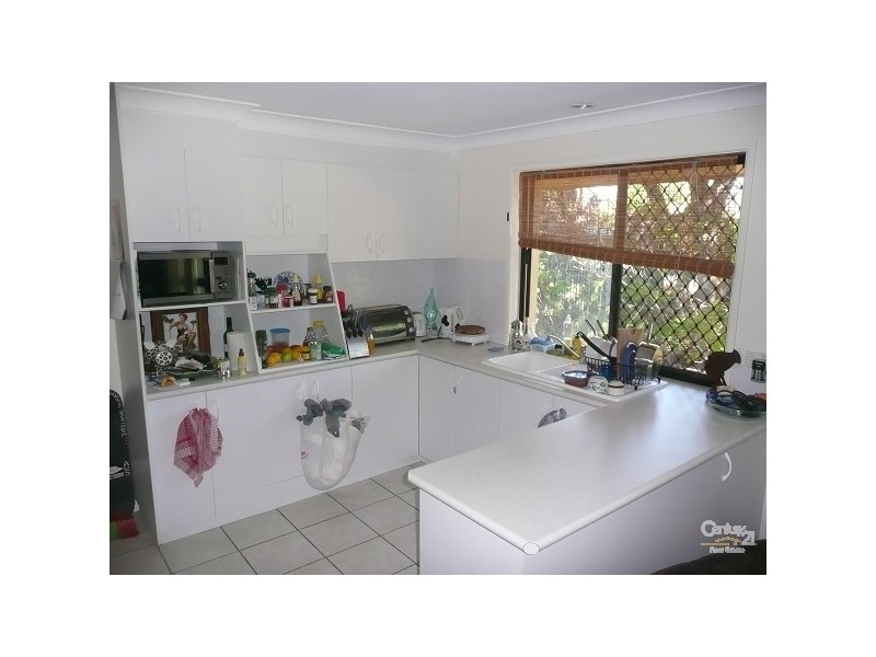 4 Fairsky Avenue, Mermaid Waters QLD 4218