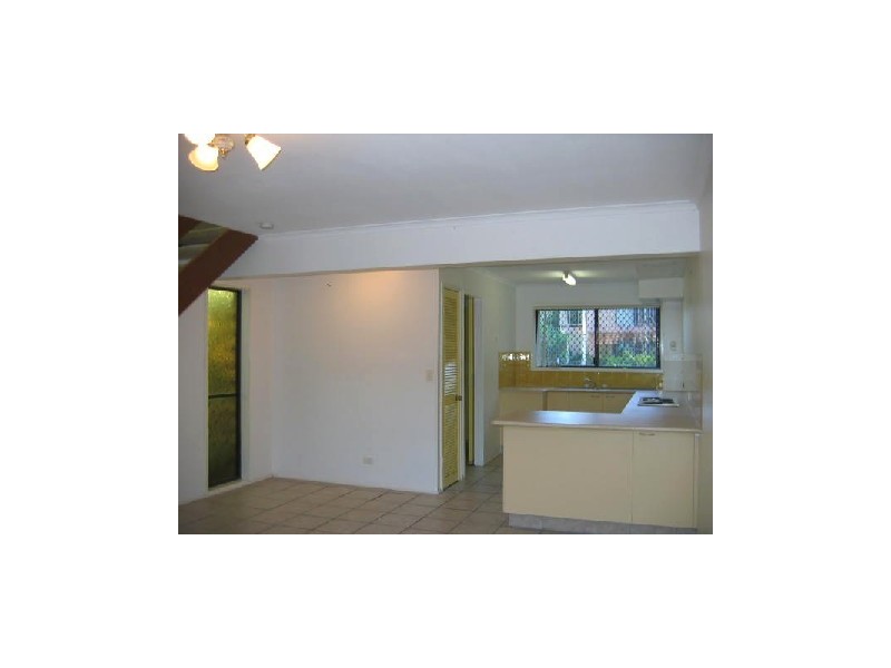 1/7 Christina Court, Broadbeach QLD 4218