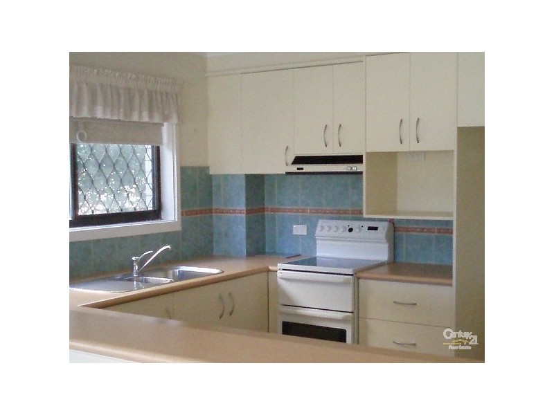 12 Chelsea Ave, Broadbeach QLD 4218