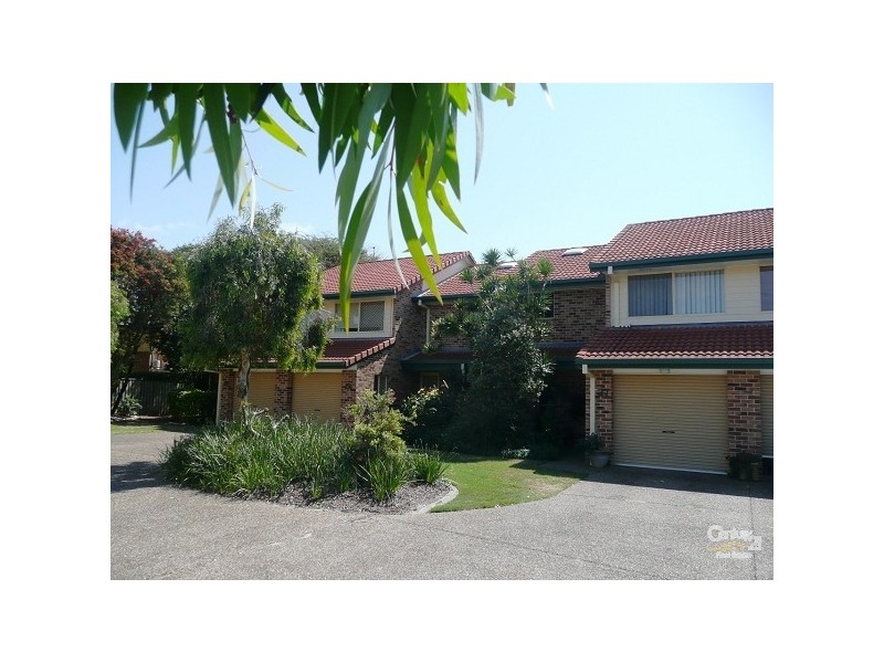 27/1 Santa Cruz Boulevard, Clear Island Waters QLD 4226