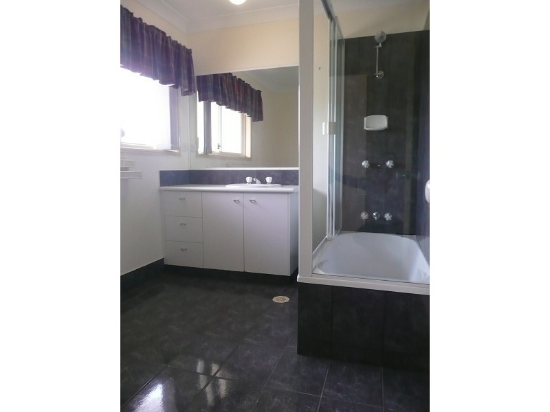 27/1 Santa Cruz Boulevard, Clear Island Waters QLD 4226