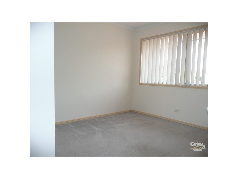 27/1 Santa Cruz Boulevard, Clear Island Waters QLD 4226