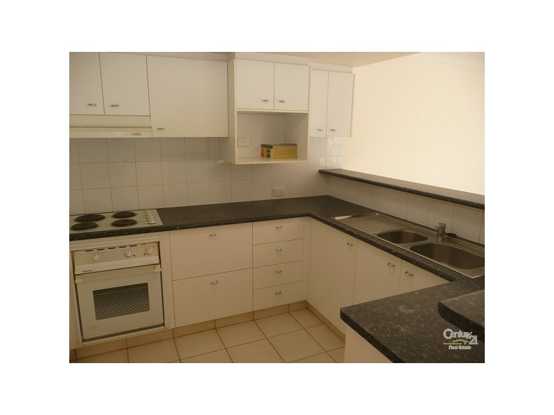27/1 Santa Cruz Boulevard, Clear Island Waters QLD 4226