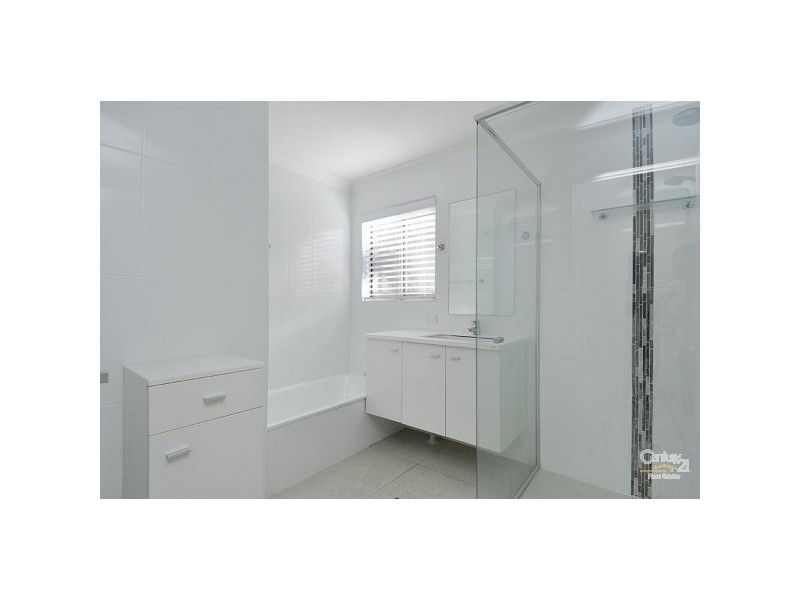 77 Cheltenham Drive, Robina QLD 4226