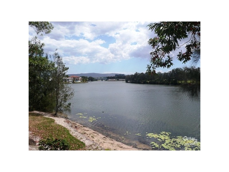 166/125 Santa Cruz Boulevard, Clear Island Waters QLD 4226