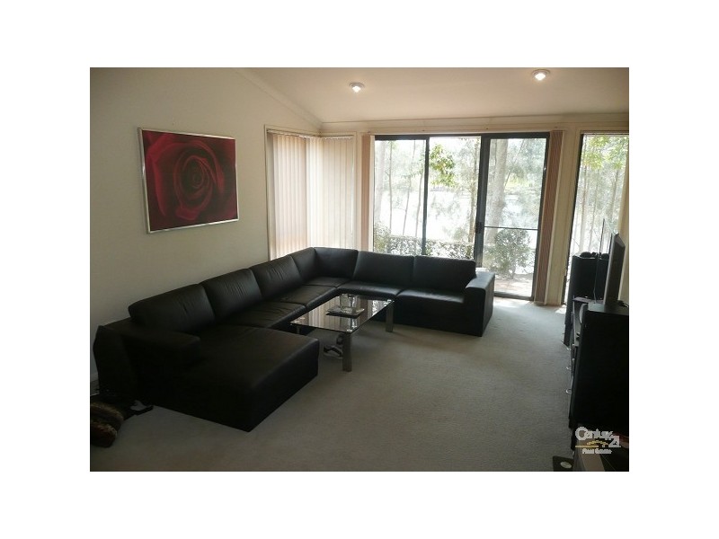 166/125 Santa Cruz Boulevard, Clear Island Waters QLD 4226