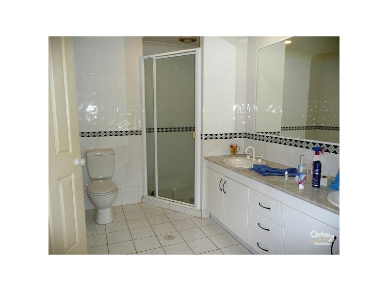 166/125 Santa Cruz Boulevard, Clear Island Waters QLD 4226