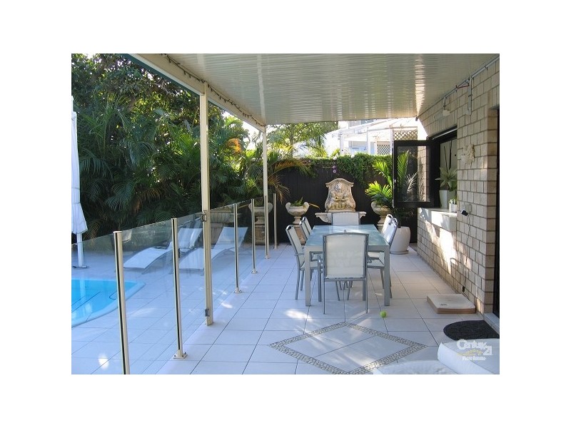 4 Lemana Lane, Burleigh Heads QLD 4220