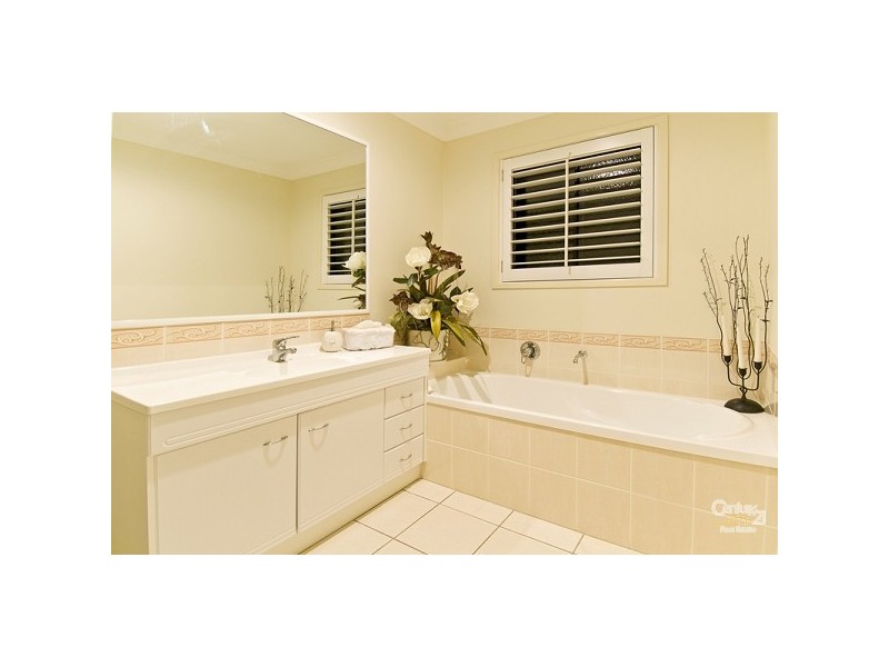 4 Lemana Lane, Burleigh Heads QLD 4220