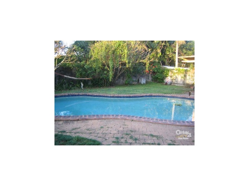 64 Allambi Avenue, Broadbeach Waters QLD 4218