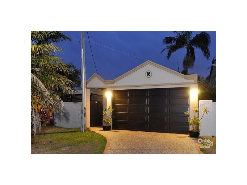 16 Bahia Court, Broadbeach Waters QLD 4218