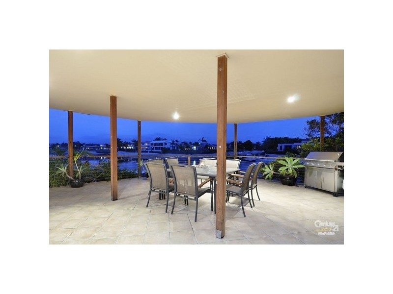16 Bahia Court, Broadbeach Waters QLD 4218