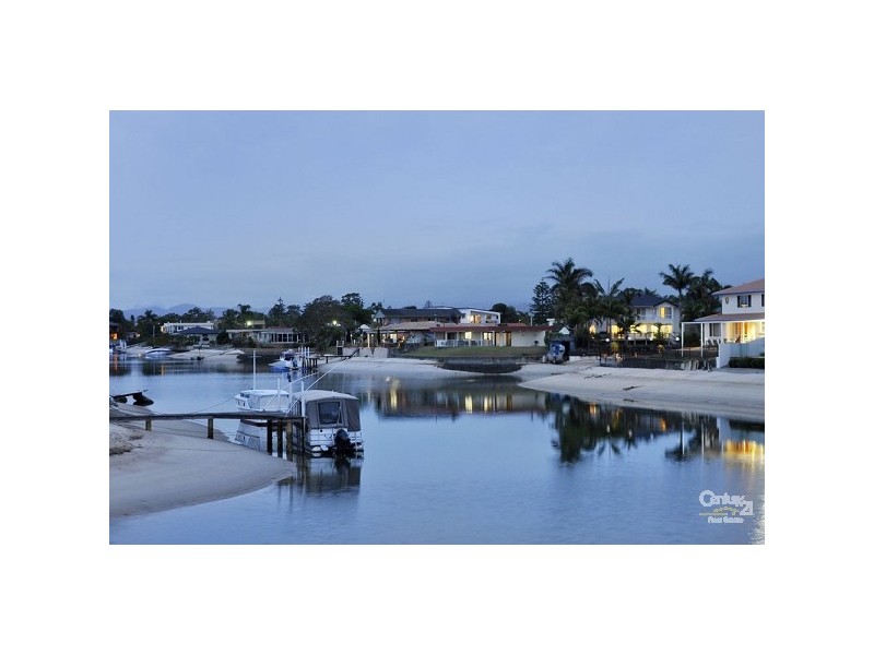 16 Bahia Court, Broadbeach Waters QLD 4218