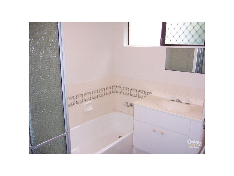 11 Duet Drive, Mermaid Waters QLD 4218