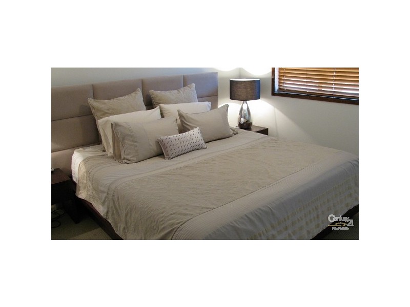 2/2220 Gold Coast Highway, Mermaid Beach QLD 4218