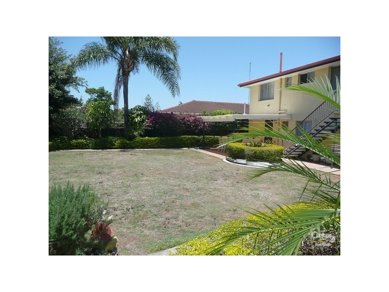 25 Birigun Street, Mermaid Waters QLD 4218