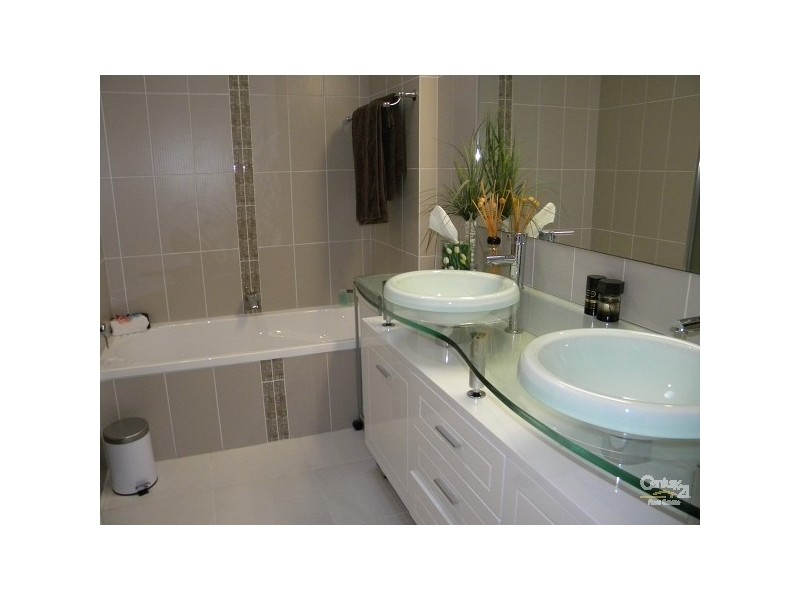 3 Omao Avenue, Burleigh Waters QLD 4220