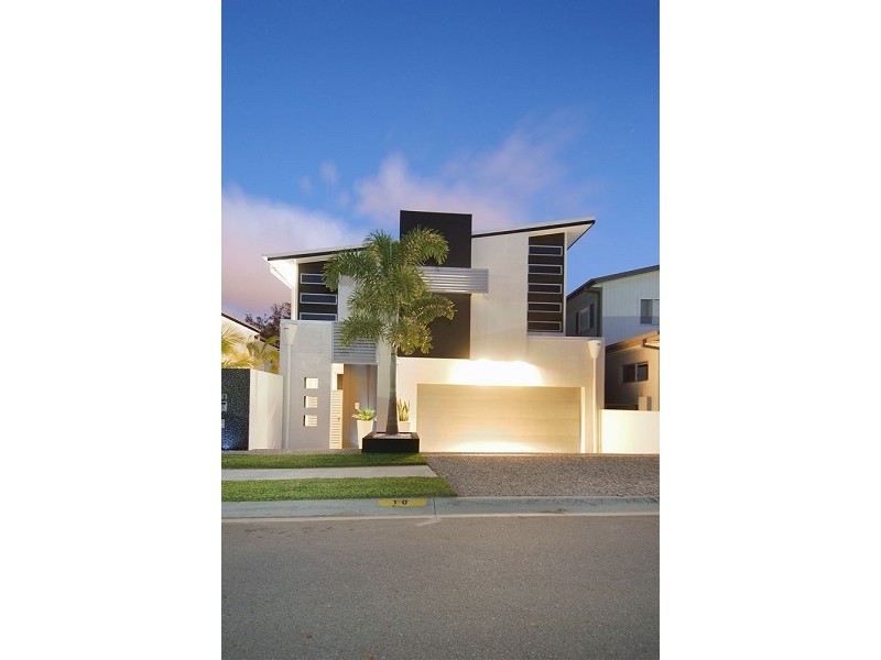 10 Moyenne Crescent, Varsity Lakes QLD 4227