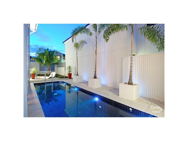 10 Moyenne Crescent, Varsity Lakes QLD 4227