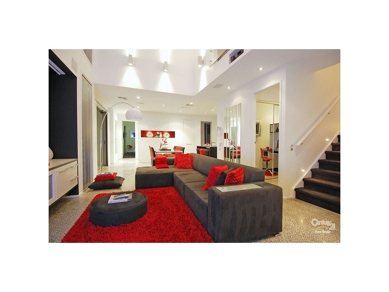 10 Moyenne Crescent, Varsity Lakes QLD 4227