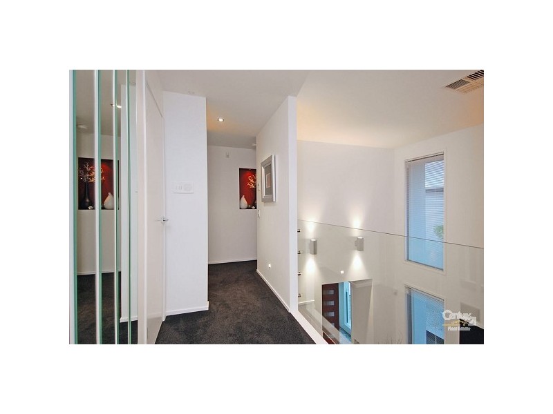 10 Moyenne Crescent, Varsity Lakes QLD 4227