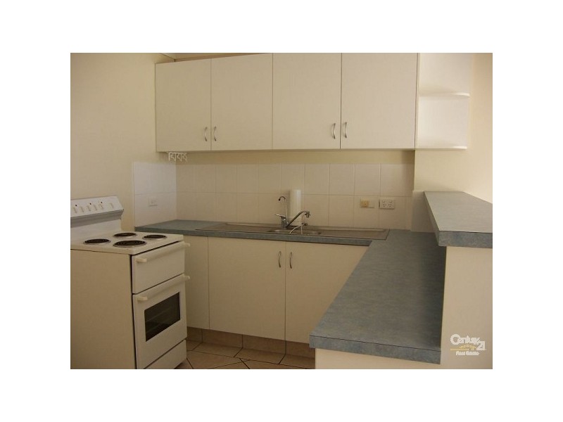 8/3 Ocean Street, Mermaid Beach QLD 4218