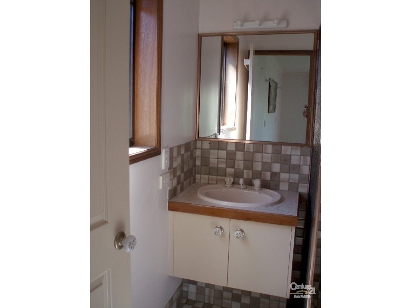 10 Chesnut Street, Elanora QLD 4221