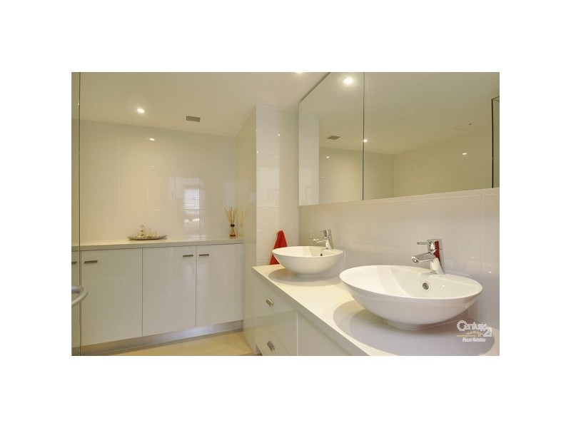 77/255 Varsity Parade, Varsity Lakes QLD 4227