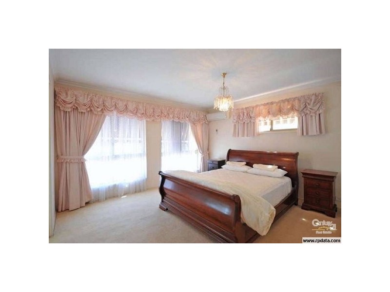 265 Rio Vista Blvd, Mermaid Waters QLD 4218