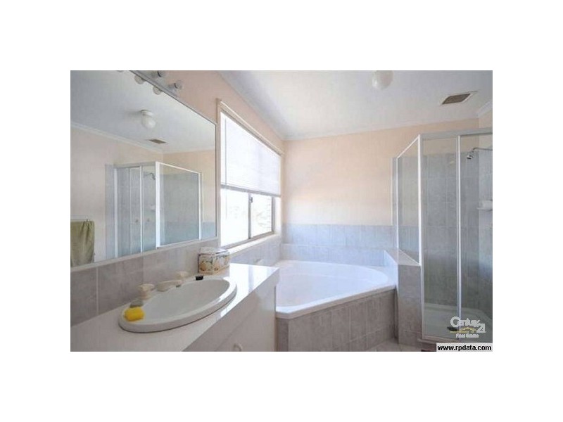 265 Rio Vista Blvd, Mermaid Waters QLD 4218
