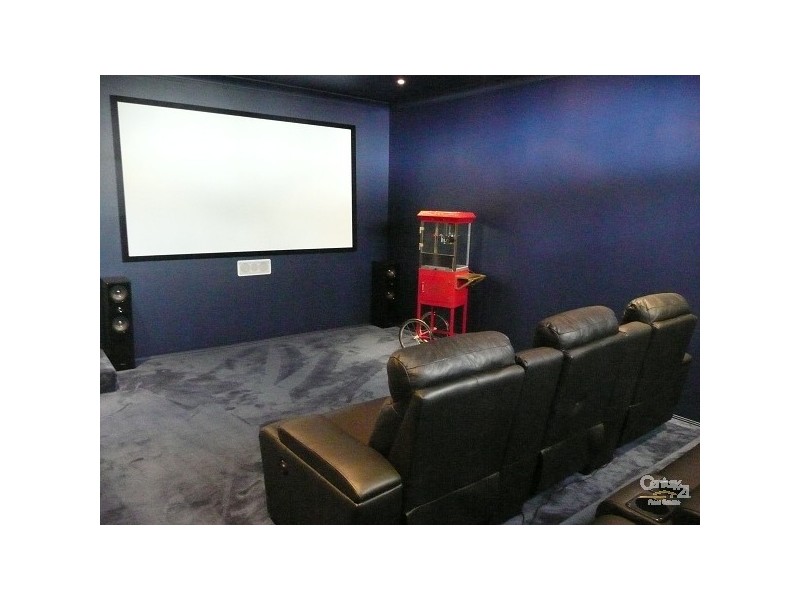 18 Tullamarine Drive, Robina QLD 4226