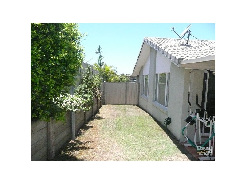 18 Tullamarine Drive, Robina QLD 4226