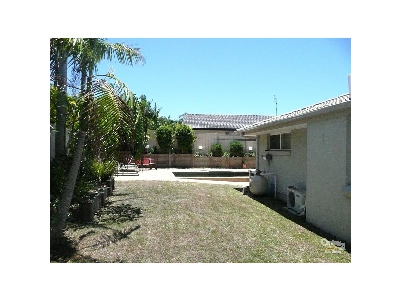 18 Tullamarine Drive, Robina QLD 4226