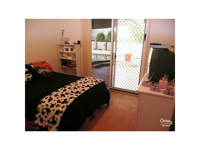 18 Tullamarine Drive, Robina QLD 4226