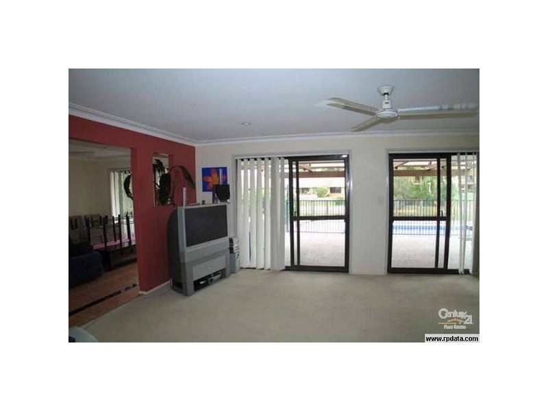 5 Reef Court, Mermaid Waters QLD 4218