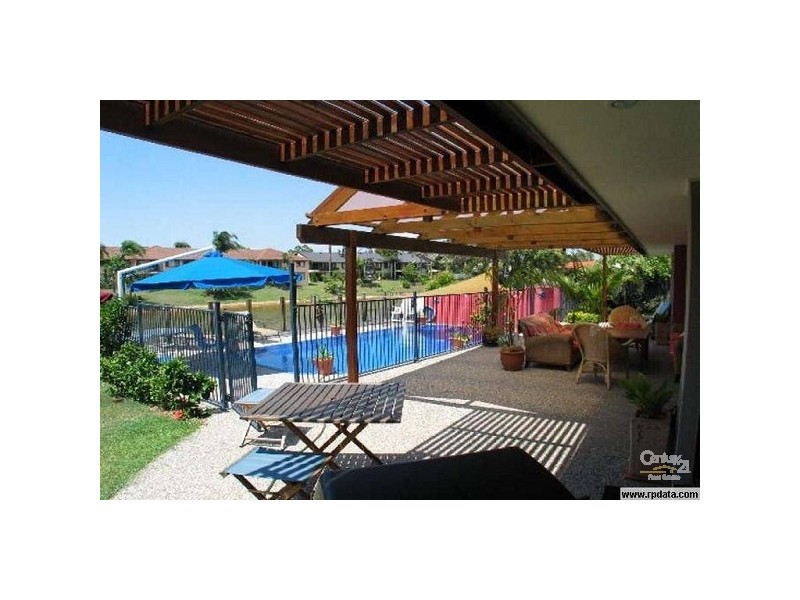 5 Reef Court, Mermaid Waters QLD 4218